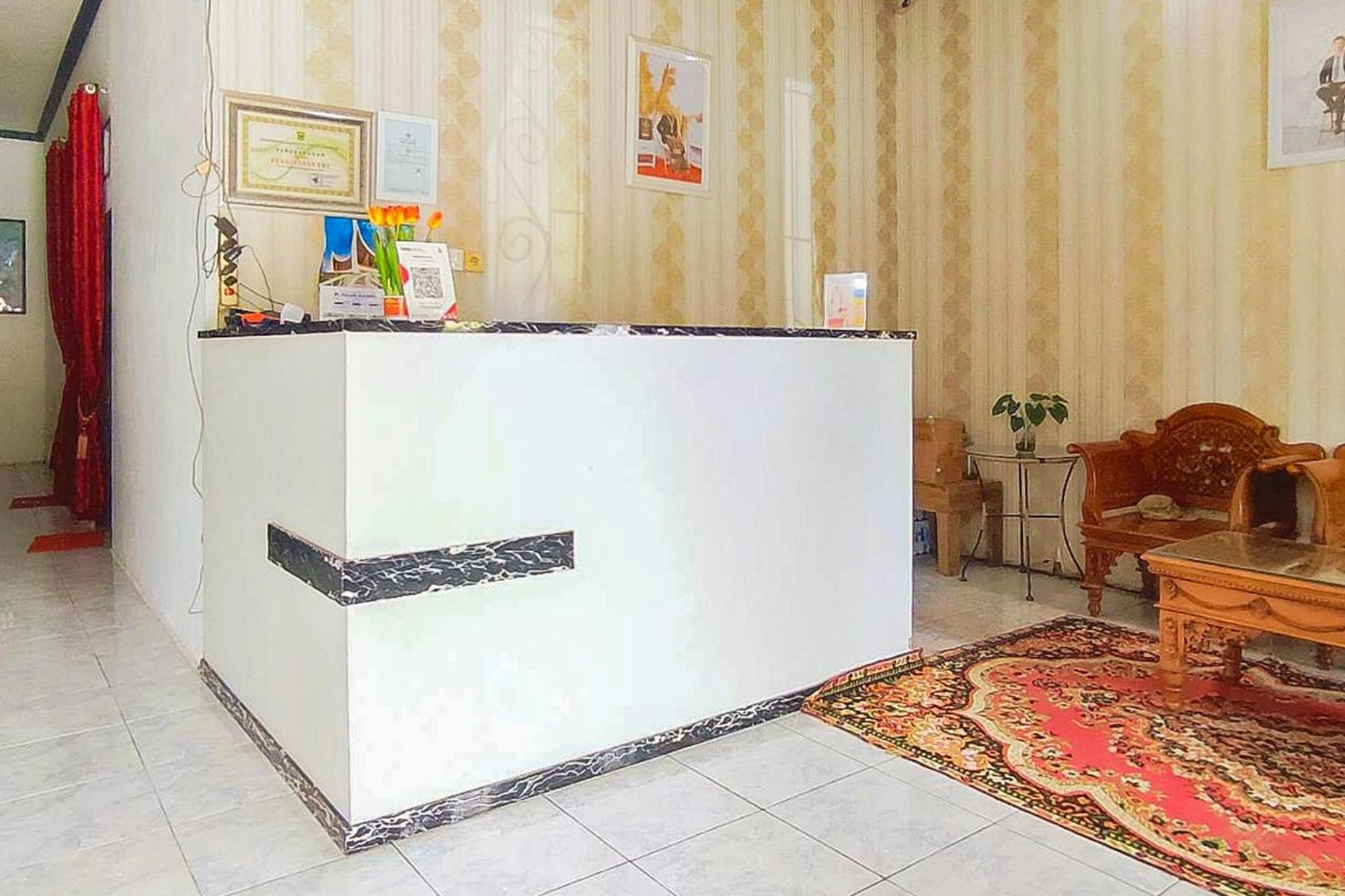 Reddoorz Syariah At Penginapan Eby Padang Buitenkant foto