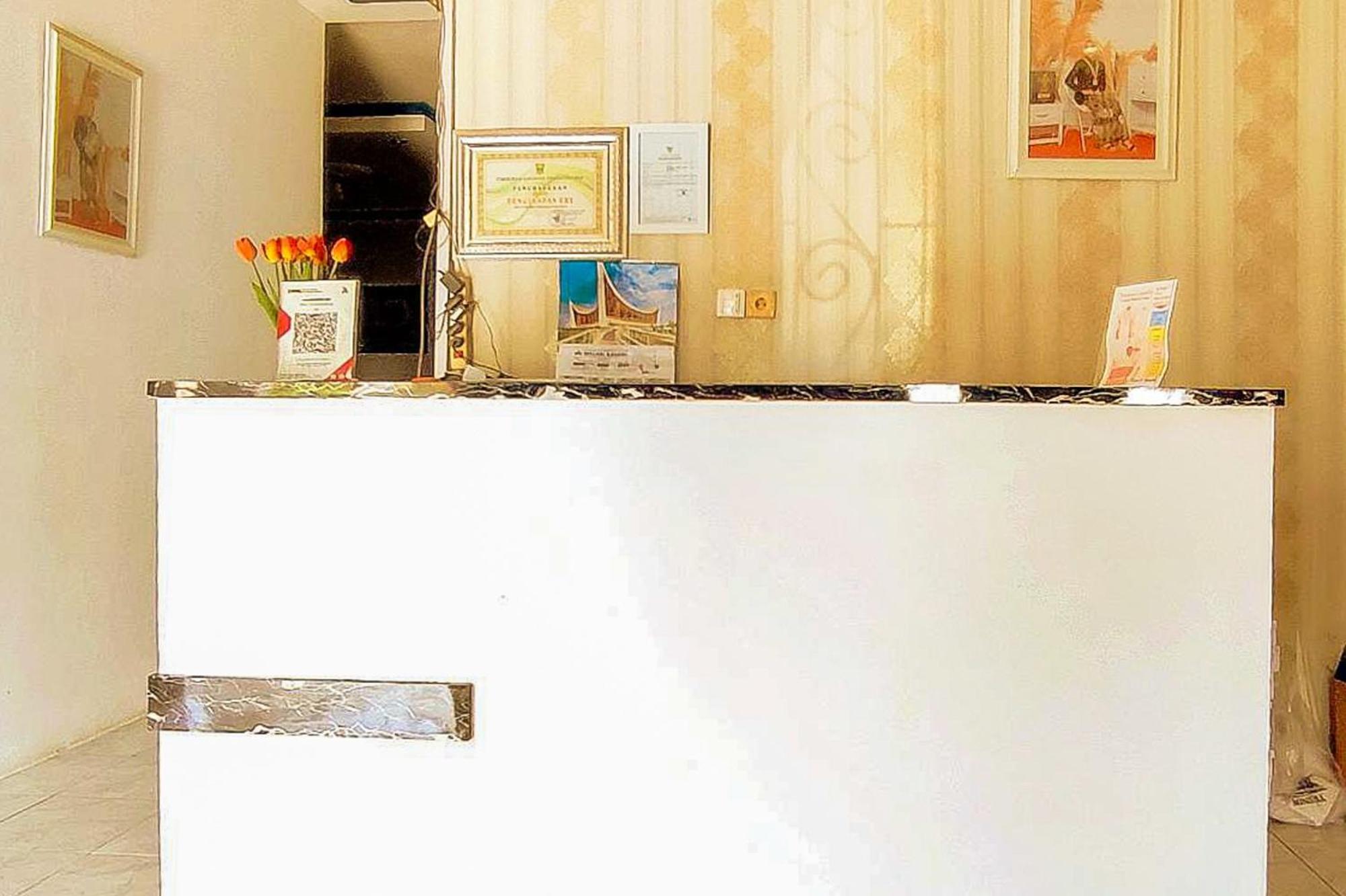 Reddoorz Syariah At Penginapan Eby Padang Buitenkant foto