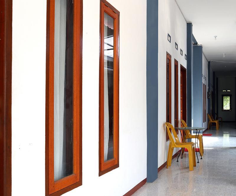 Reddoorz Syariah At Penginapan Eby Padang Buitenkant foto