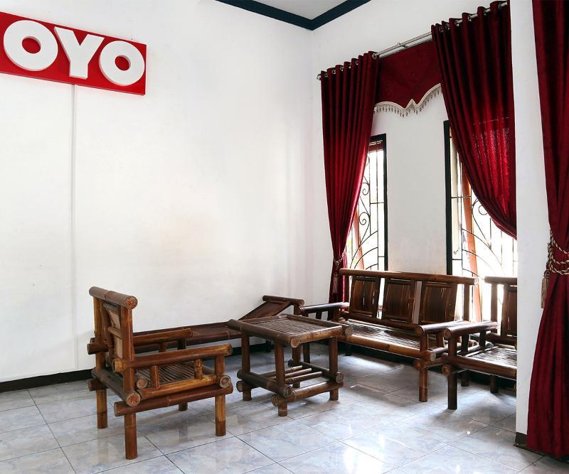 Reddoorz Syariah At Penginapan Eby Padang Buitenkant foto