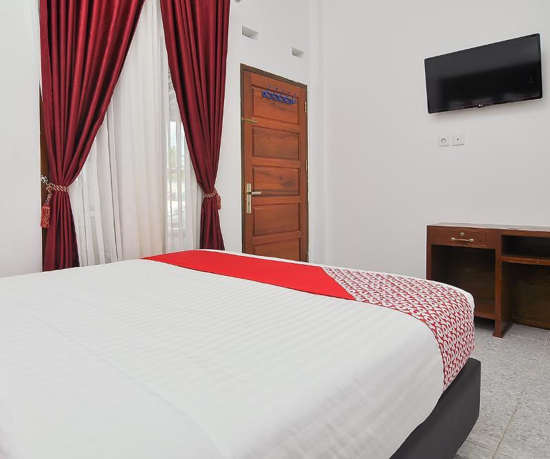 Reddoorz Syariah At Penginapan Eby Padang Buitenkant foto