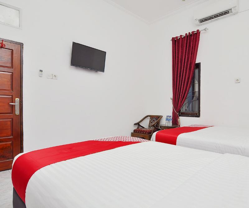 Reddoorz Syariah At Penginapan Eby Padang Buitenkant foto